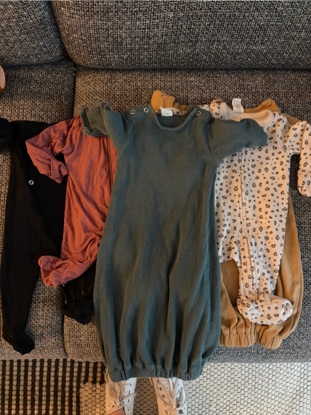 Newborn Clothing Bundle – Kate Quinn, Spearmint, Carter’s, Gerber (5 pieces)